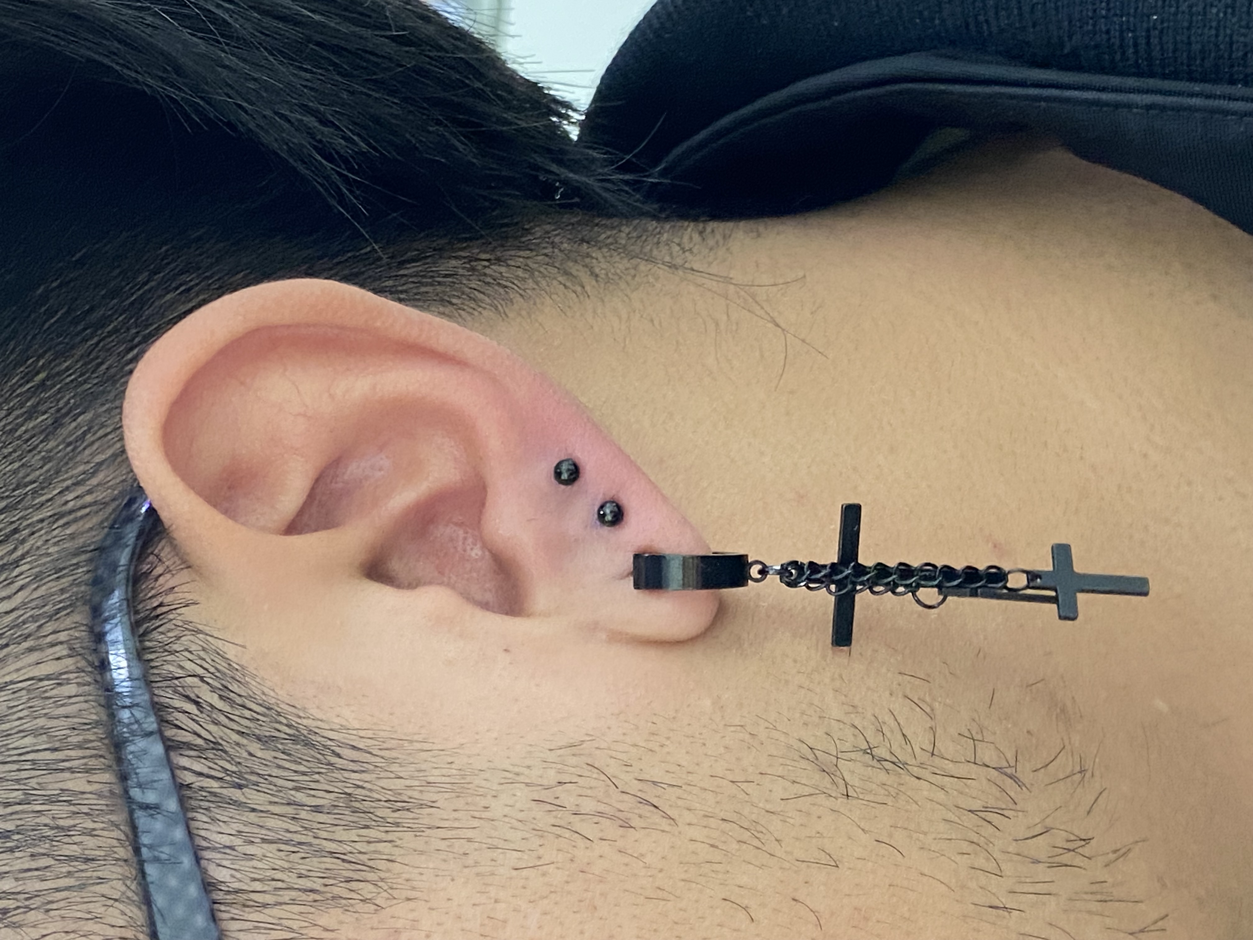 Double black lobe piercing